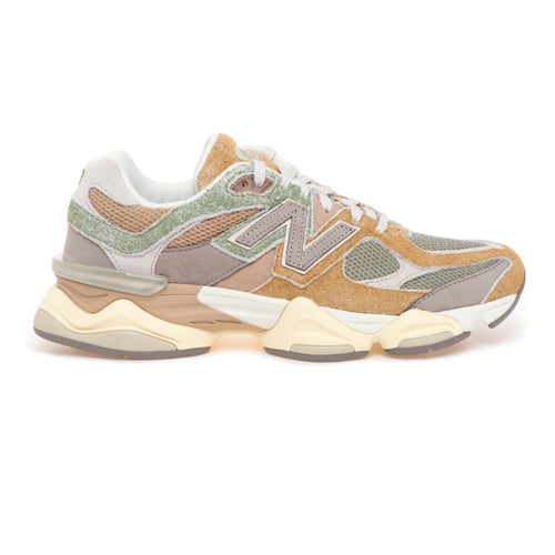 Sneaker New Balance 9060 in camoscio e tessuto