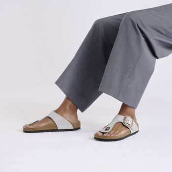 Ciabatta infradito Birkenstock Gizeh Big Buckle in pelle verniciata - 6