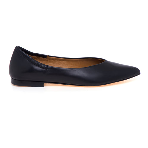 Ballerina Anna F. in pelle con scollo a "V"