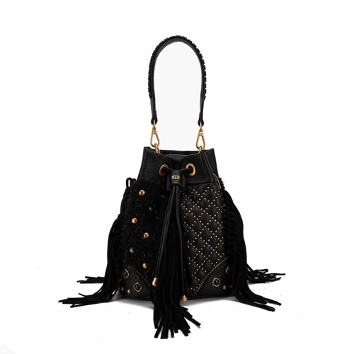 Borsa a secchiello La Carrie Legacy in ecopelle martellata e tessuto con frange e borchie