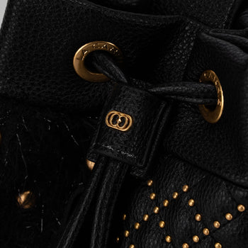 Borsa a secchiello La Carrie Legacy in ecopelle martellata e tessuto con frange e borchie - 4