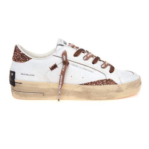 Sneaker Crime London Sk8 Deluxe in pelle con inserti in glitter e lacci con strass - 1