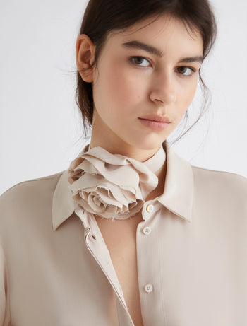 Camicia Marella "Cabiria" in crepes misto seta con fiore - 5
