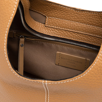 Borsa hobo Gianni Chiarini "Alessandra" in pelle martellata con tracoilla - 4