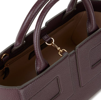 Borsa a mano Elisabetta Franchi in ecopelle effetto grain con maxi logo e tracolla - 4