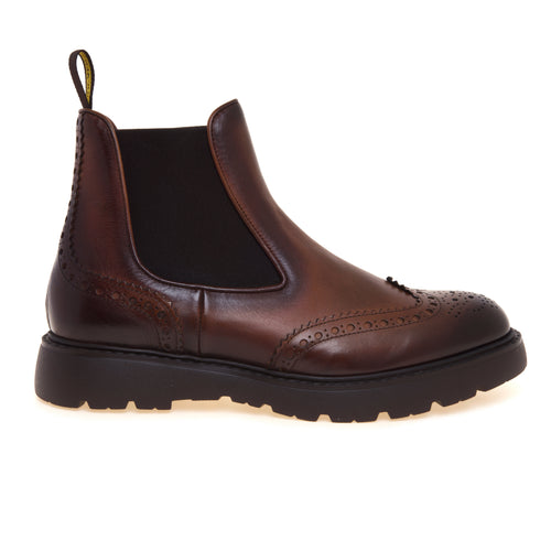 Chelsea boot stile inglese Doucal's in pelle anticata con suola in gomma