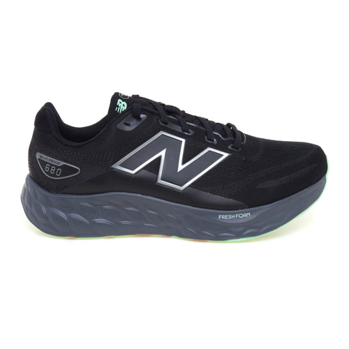 Sneaker da running New Balance 680 in tessuto waterproof