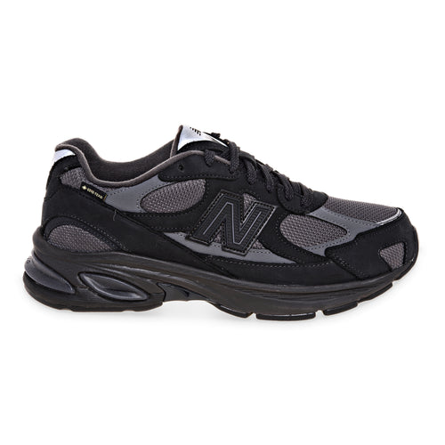 Sneaker New Balance 2010 in nabuck e tessuto con Goretex NERO
