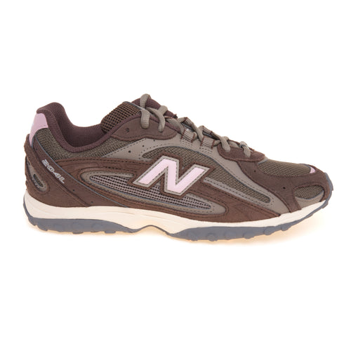 Sneaker New Balance 204L in camoscio e tessuto