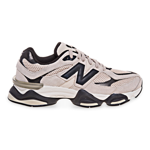 Sneaker New Balance 9060 in camoscio e tessuto