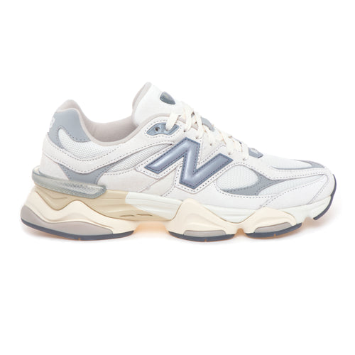 Sneaker New Balance 9060 in camoscio e tessuto