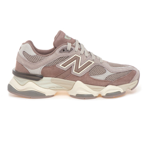 Sneaker New Balance 9060 in camoscio e tessuto