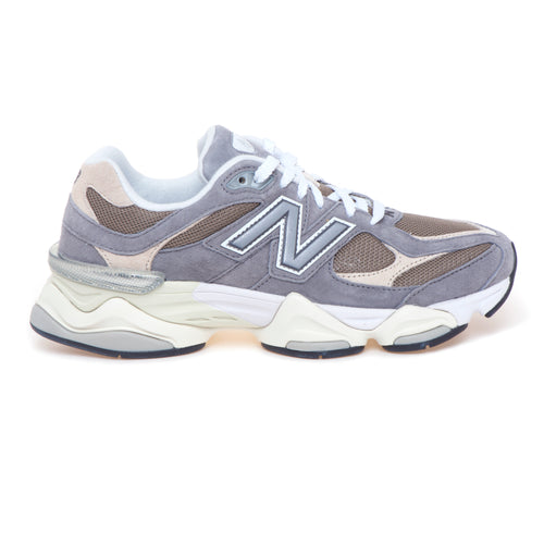 Sneaker New Balance 9060 in camoscio e tessuto