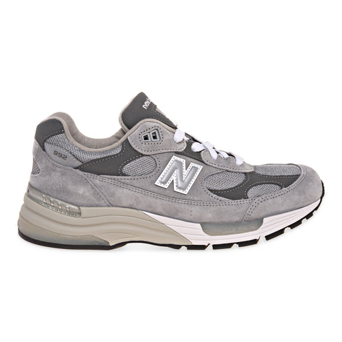 Sneaker New Balance 992 in camoscio e tessuto