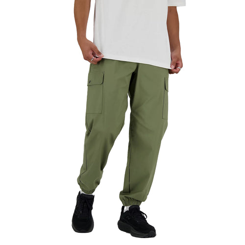 Pantalone cargo New Balance in twill elasticizzato di cotone e nylon
