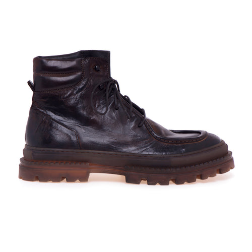 Pawelk's lace-up boot in aged leather
