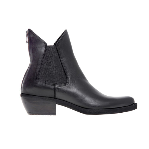 Texan Felmini in leather with side elastic and zip on the heel