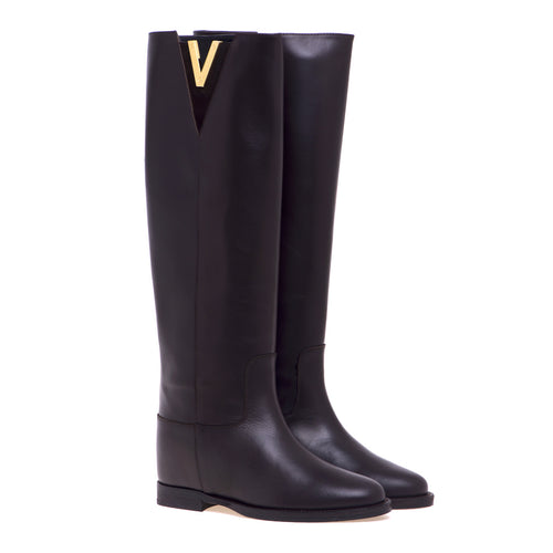 Via Roma 15 leather boot with slit and metal "V". - 2