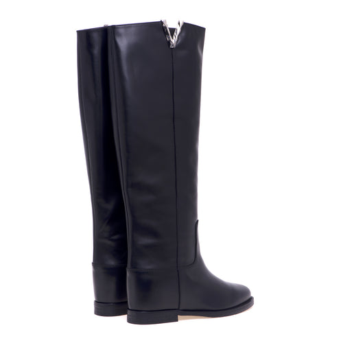 Via Roma 15 leather boot with faceted nickel metal "V" and internal wedge - 2